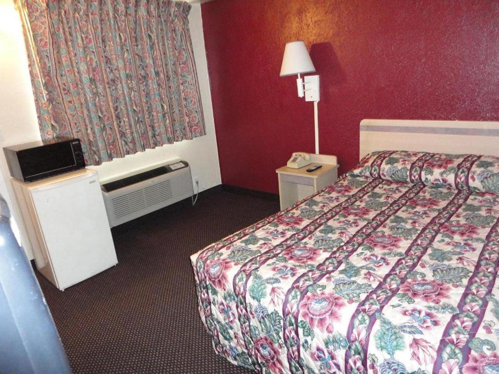 Americas Best Value Inn Battle Creek Quarto foto